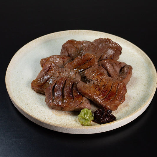 宮城・仙台 「陣中」 仔牛の牛タン丸ごと一本塩麹熟成（620g）