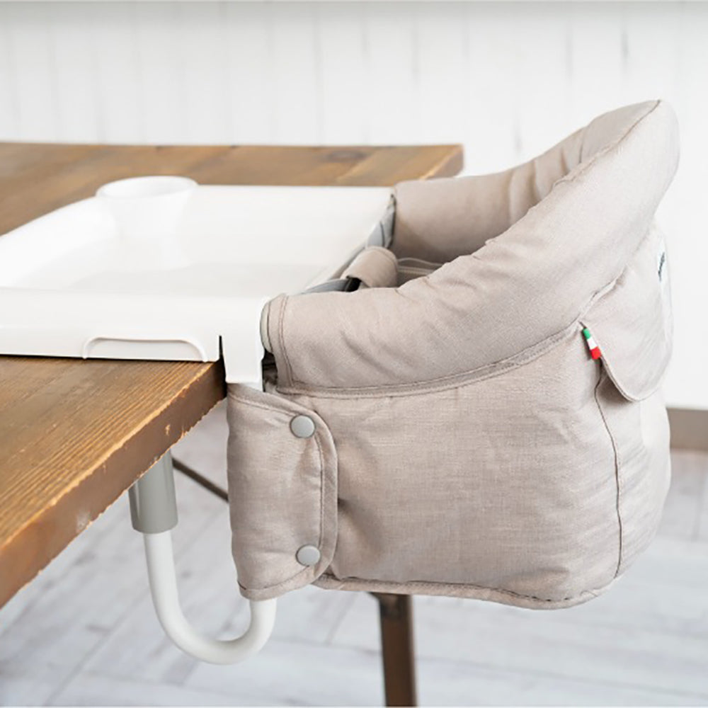 Inglesina(イングリッシーナ)ファスト　ベビーテーブルチェア(トレー付)ピスタチオ
